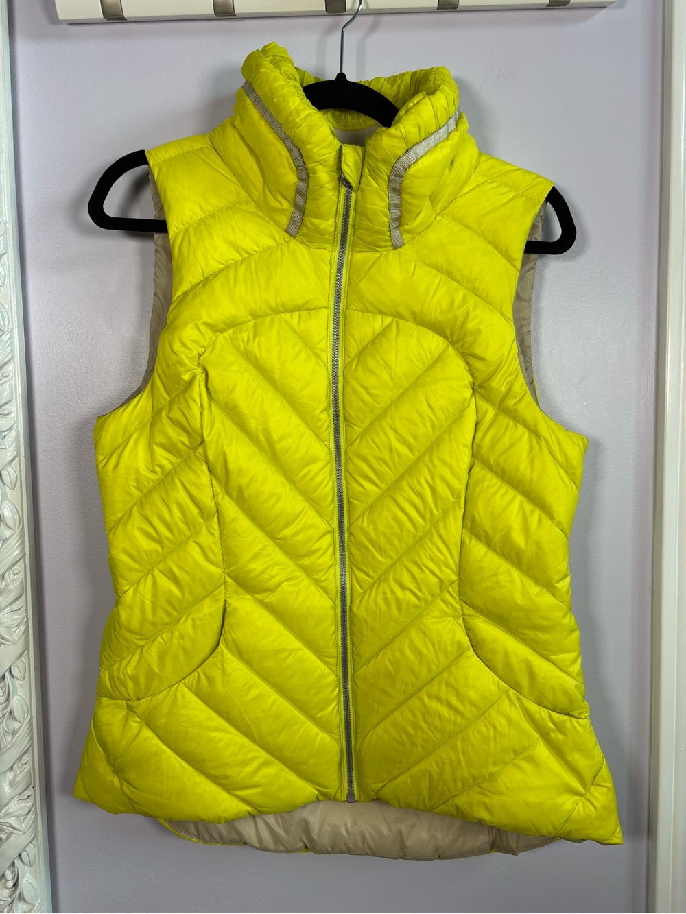lululemon athletica Down Town Puffer Vest Quilted Design 650 Down Filled Size 10